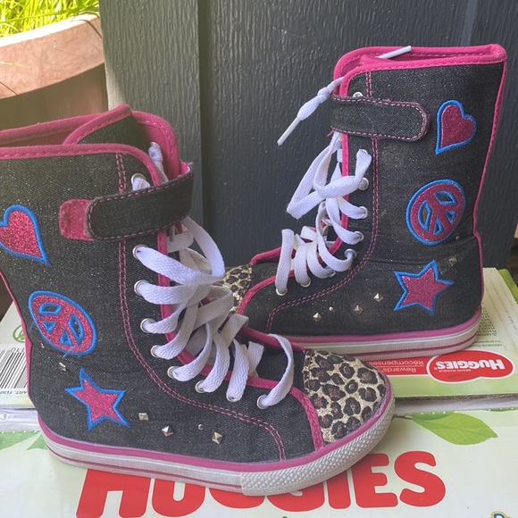 Girls high top shoes (gently used) - Picture 2 of 7